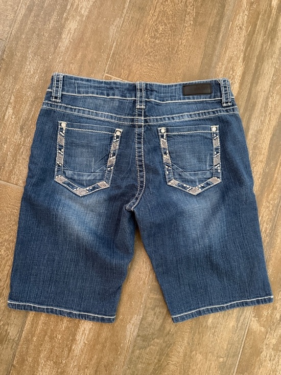 Daytrip Pants - Daytrip Virgo Bermuda Indigo Denim Shorts with Cream Contrast Stitching